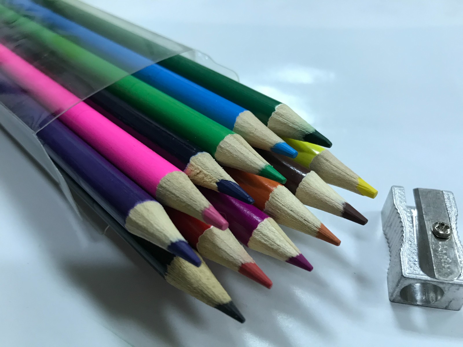 彩色鉛筆12色 附迷你型削鉛筆機|鉛筆工廠